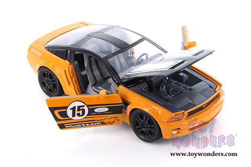 Showcasts Collectibles - Racing Assorted Models Hard Top (2003, 2005, 1/24 scale diecast model car, Asstd.) 73774/3D